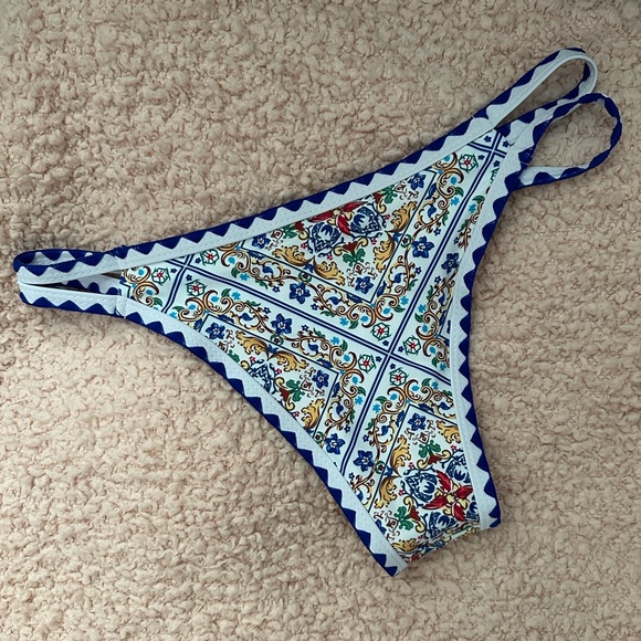 Amazon - Picture 7 of 10